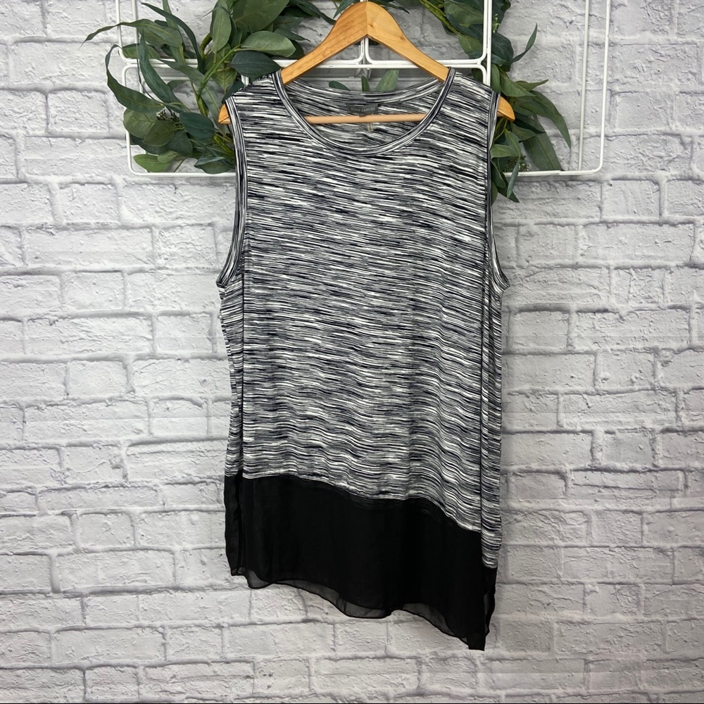 SALE **5 for $25** Vince Camuto Black White Striped Sleeveless Tunic